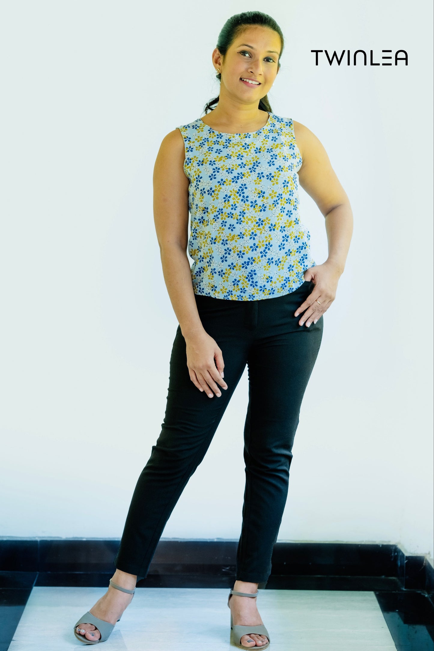 Blossom Print Sleeveless  Tops – Dual Collection